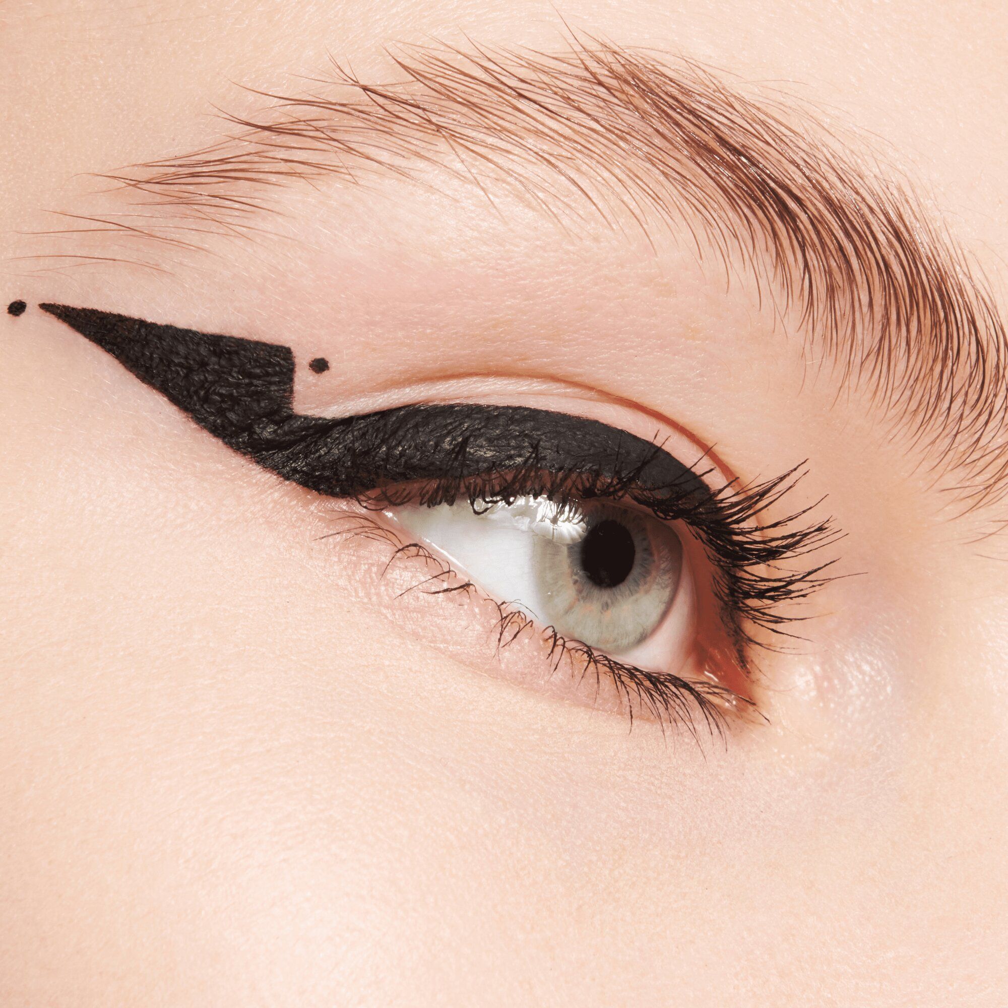 Vodeodolná očná linka Tiny Tip Liner Očné linky a ceruzky na oči