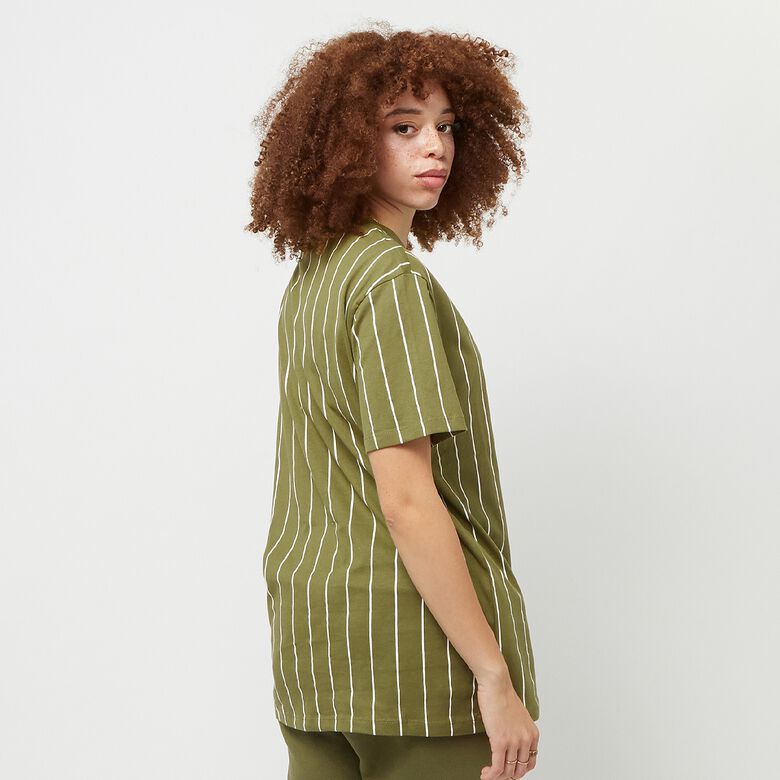 Camiseta pequeña de rayas finas con estampado distintivo.