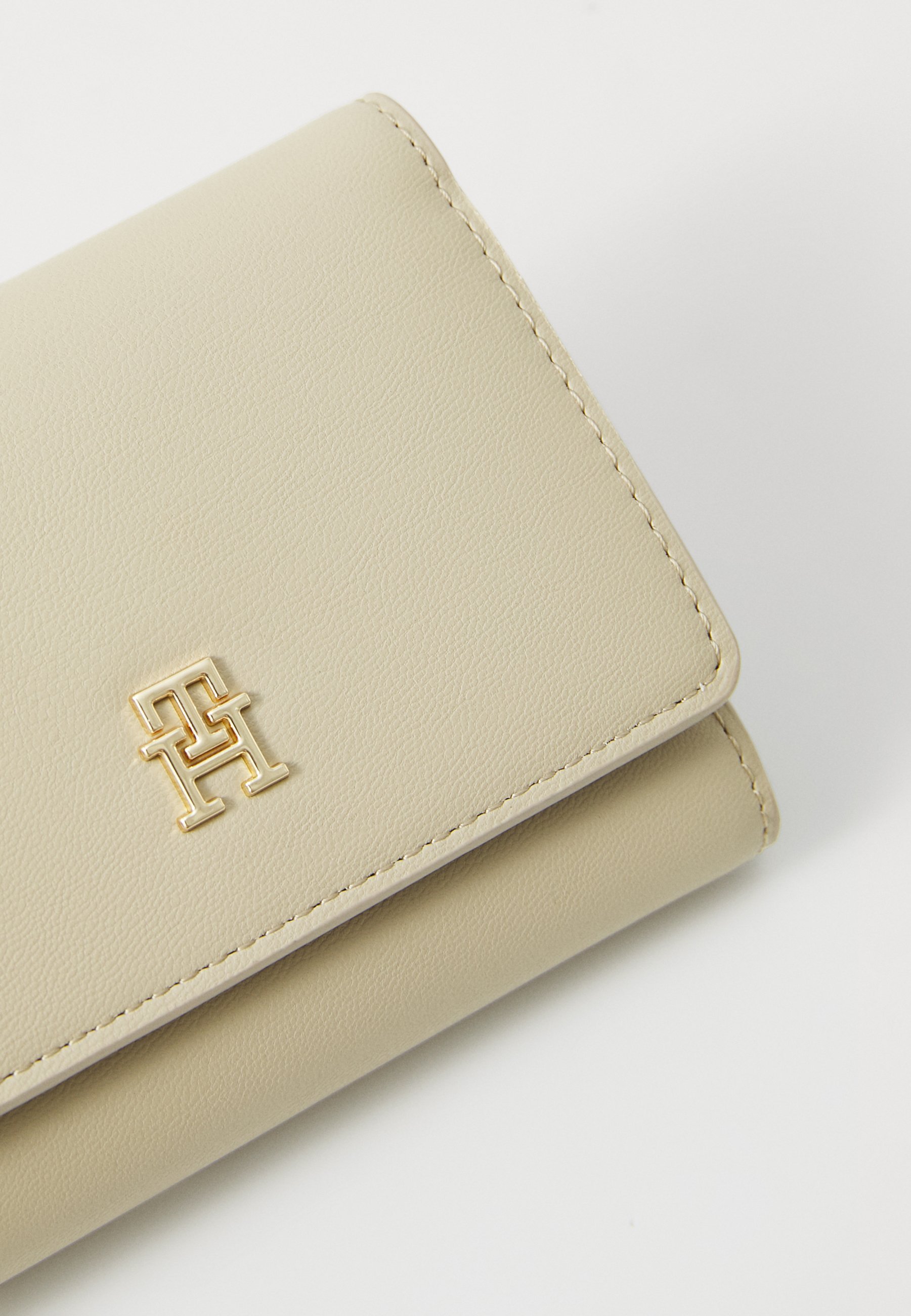 Tommy Hilfiger ICON TRIFOLD - Portemonnee - sandelhout