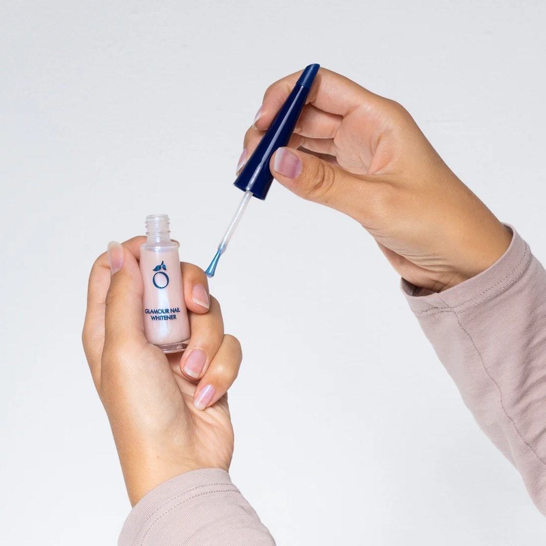 Herome Cosmetics nagu laka roku kopšanai Glamour nagu balinātājs - 10 ml