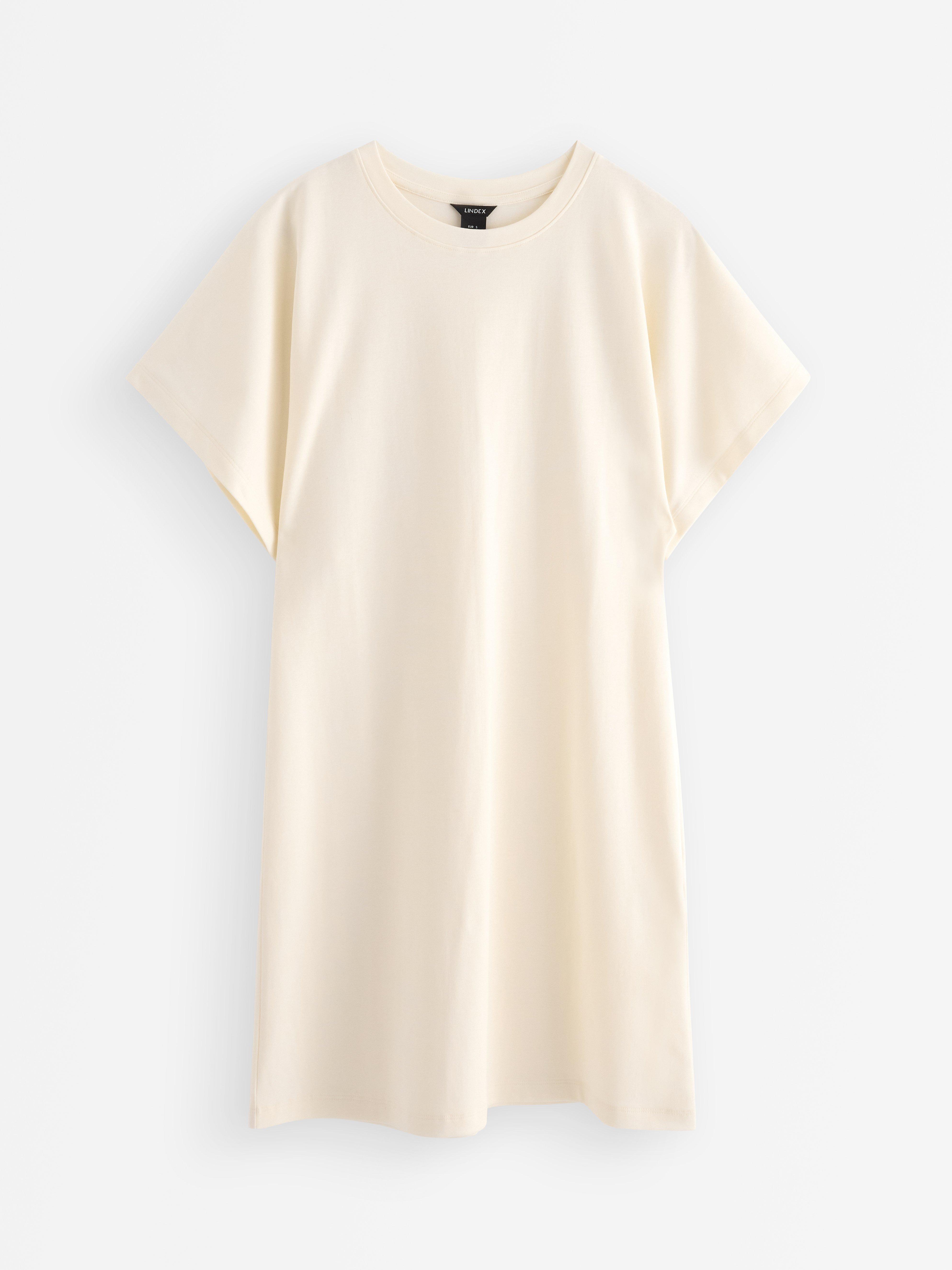 Vestido tipo camiseta blanco claro