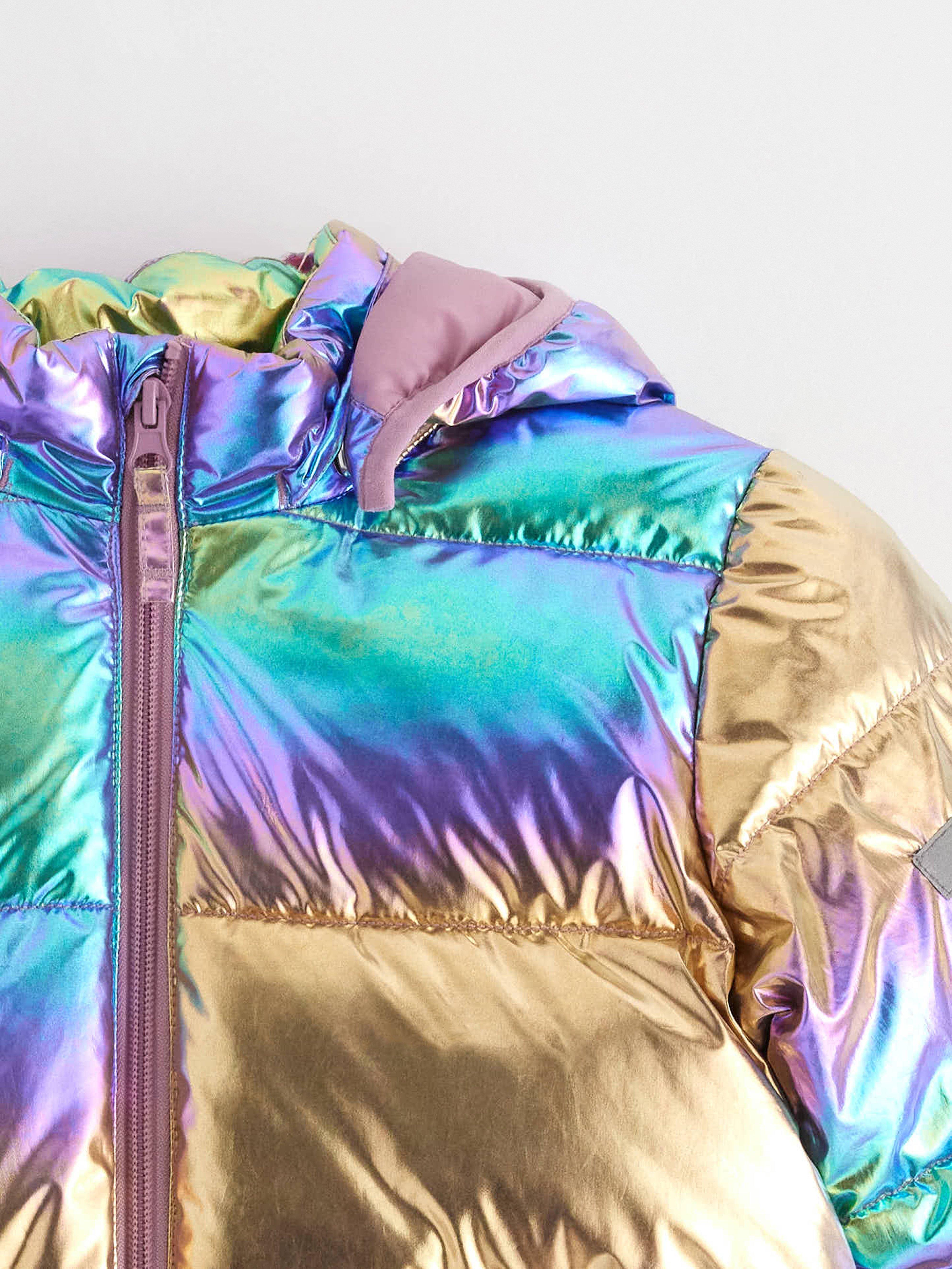 Chaqueta acolchada brillante color lila claro empolvado