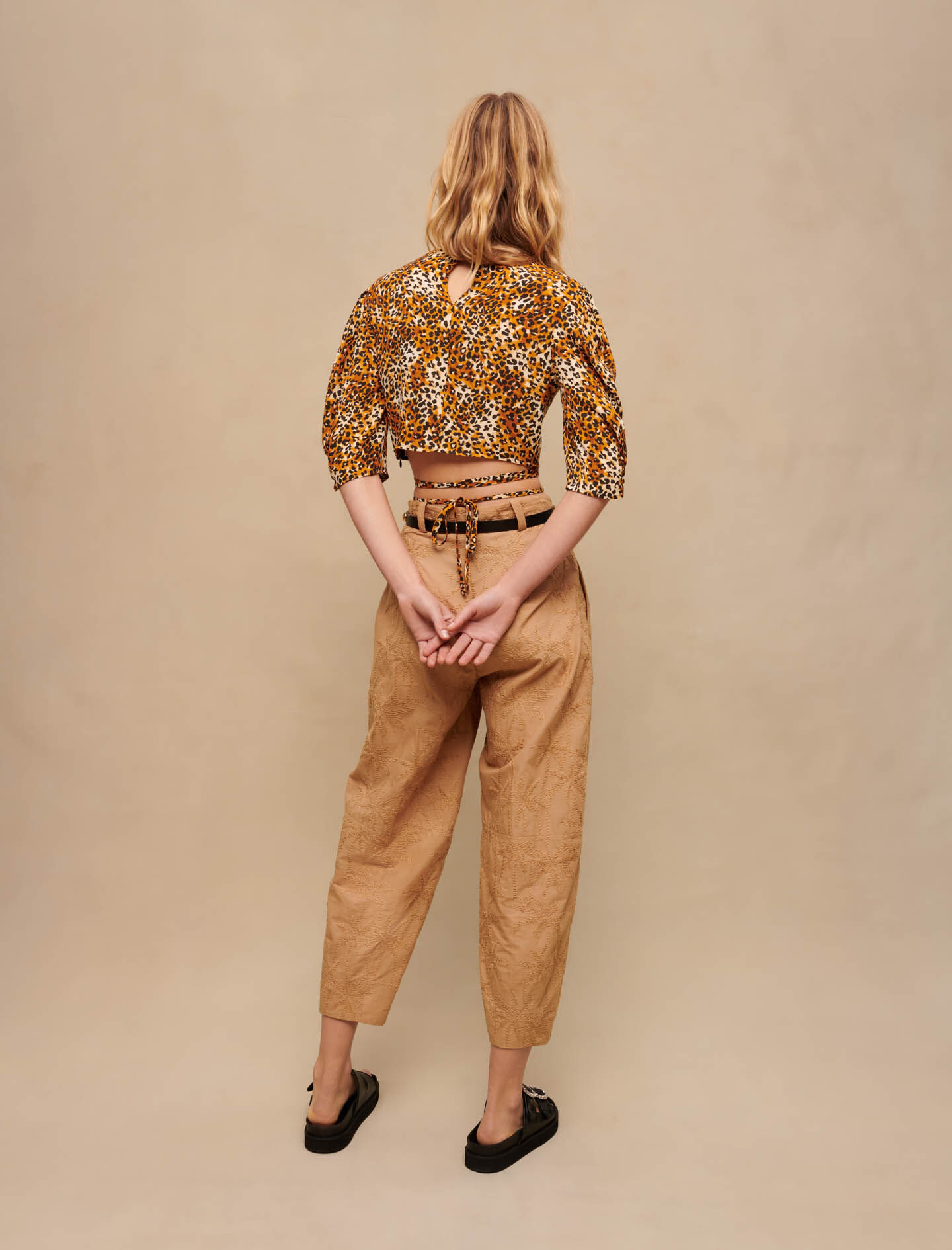 Top scurt cu imprimeu de leopard - Leopard bej