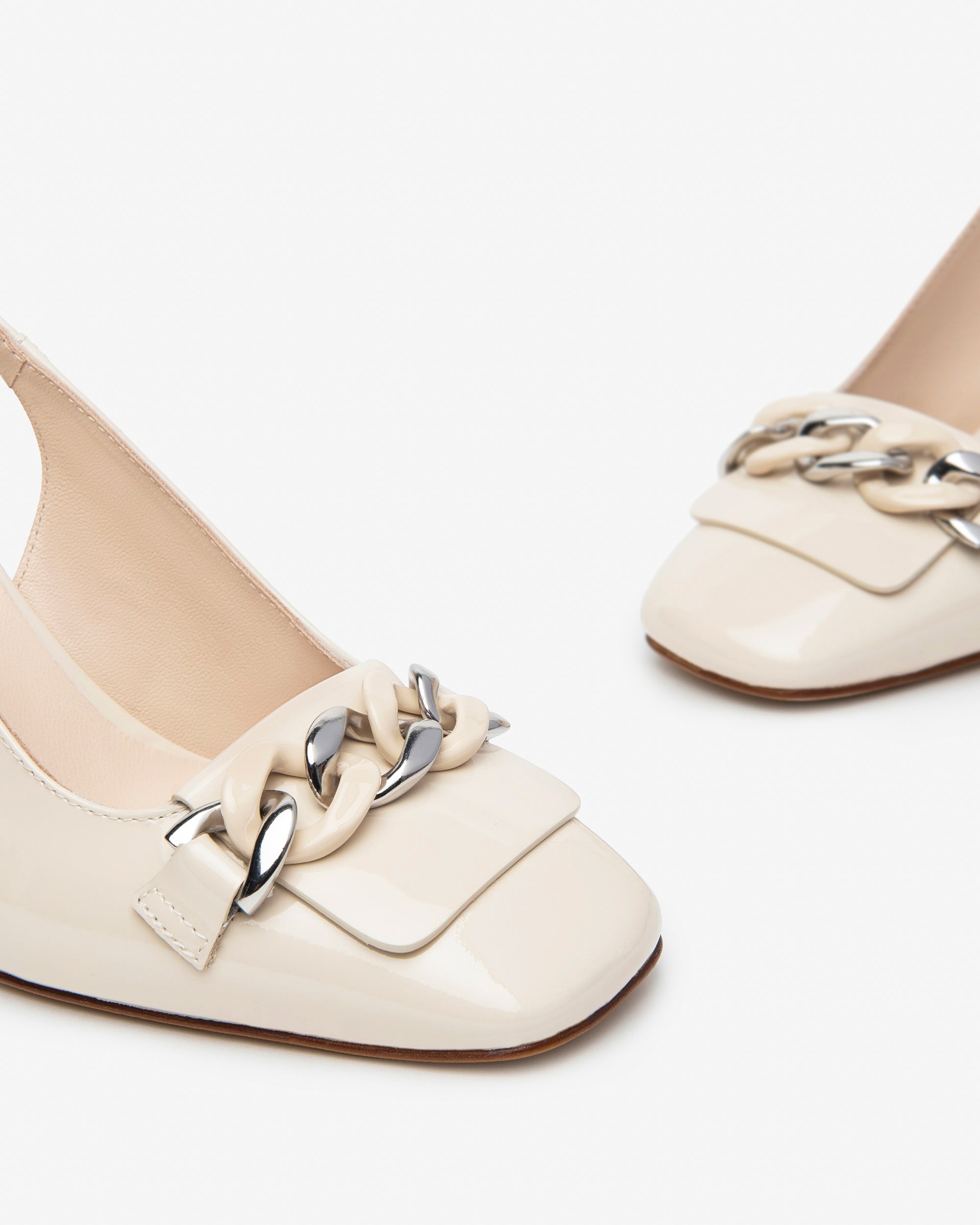  Damen-Pumps aus Lackleder