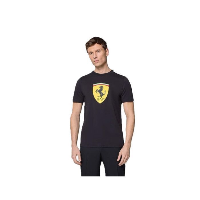 Camiseta PUMA Scuderia Ferrari F1 para hombre con gran logo Scudetto negro.