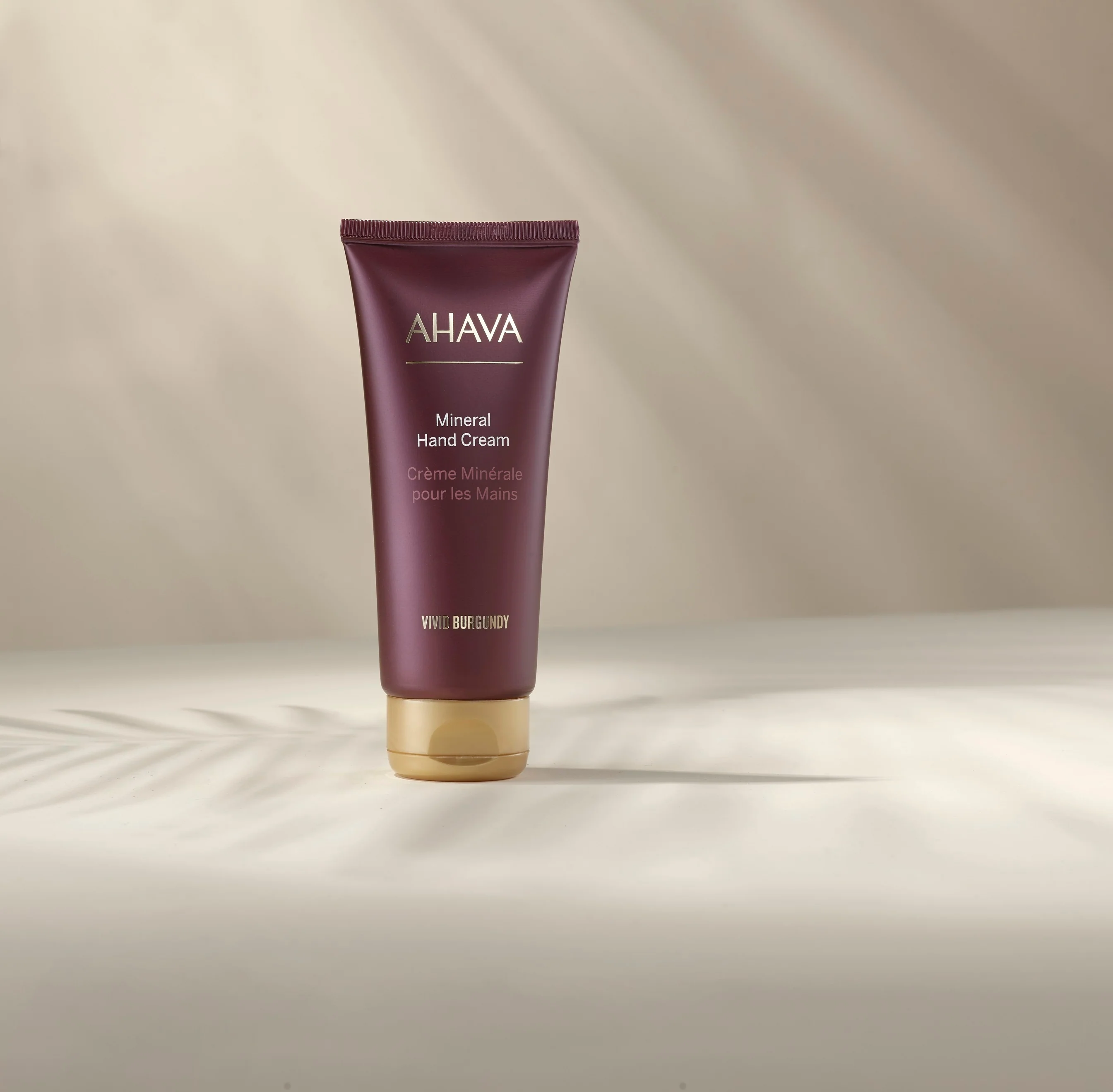 Deadsea Water Vivid Burgundy Hand Cream - Trattamento Mani