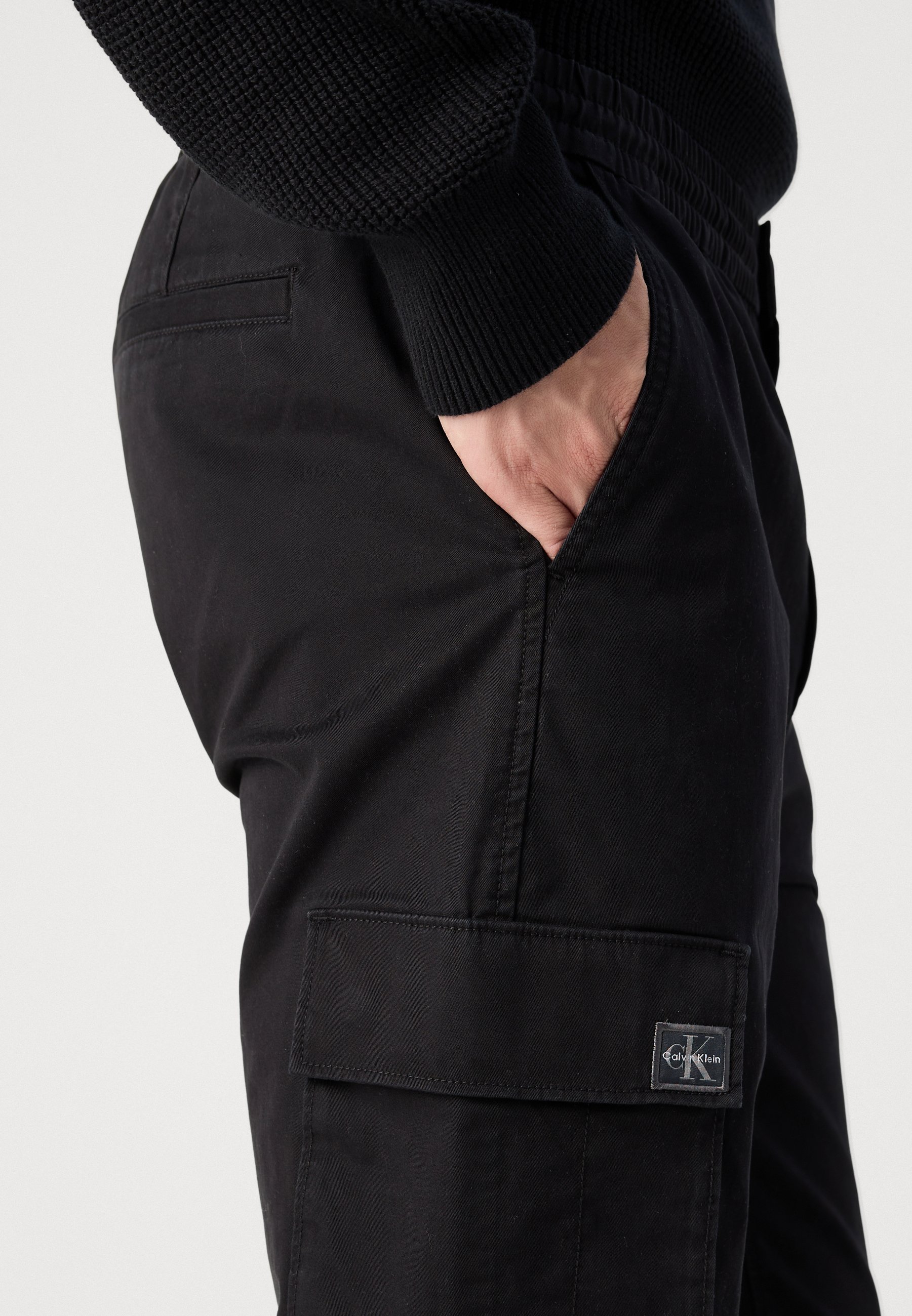 Calvin Klein Jeans cargobroek - zwart
