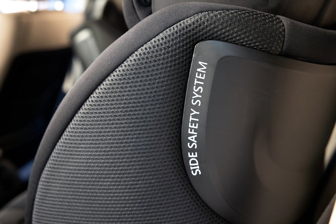 Seat3Fit i-Size Air Zip&Wash (40-125 cm) ülés