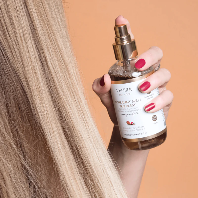 Venira Protective Hair Spray is een beschermende spray voor haar dat wordt blootgesteld aan de schadelijke effecten van zonlicht.