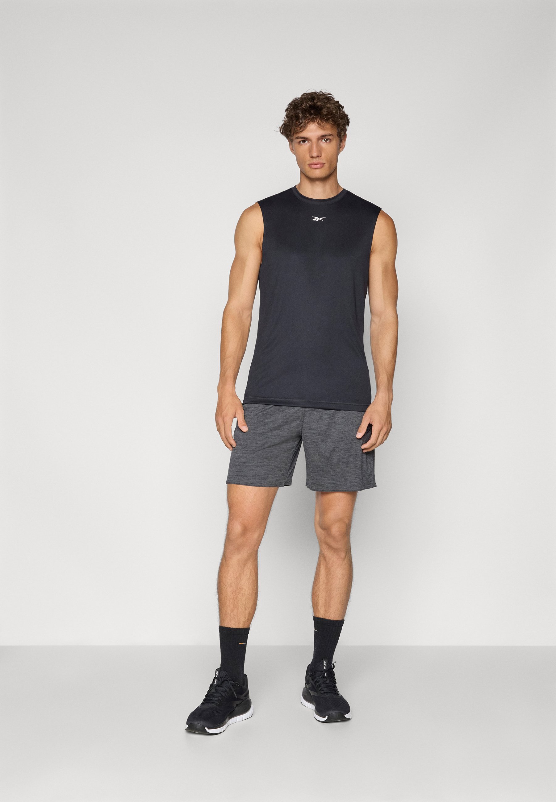 Reebok TRAIN mouwloze tech top - zwart