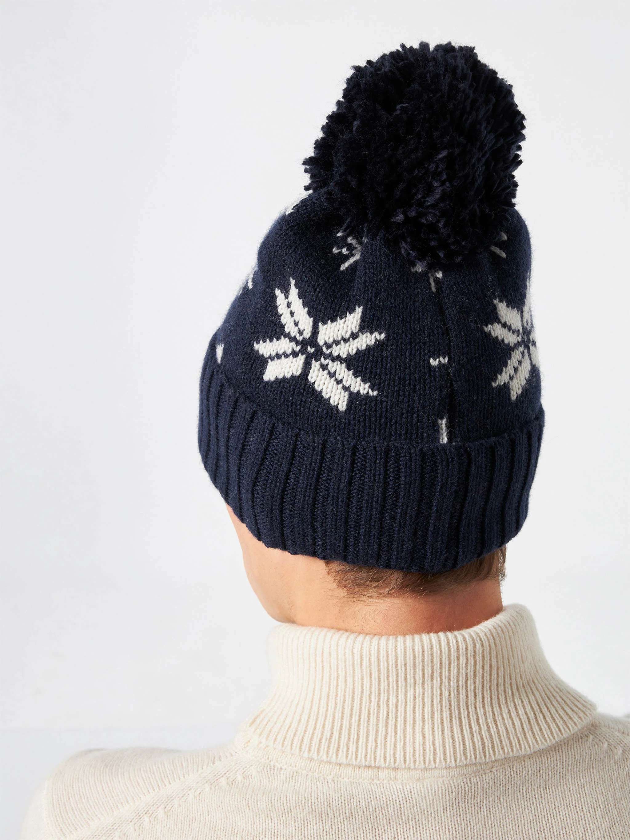 Marineblauwe herenpet met Noors patroon