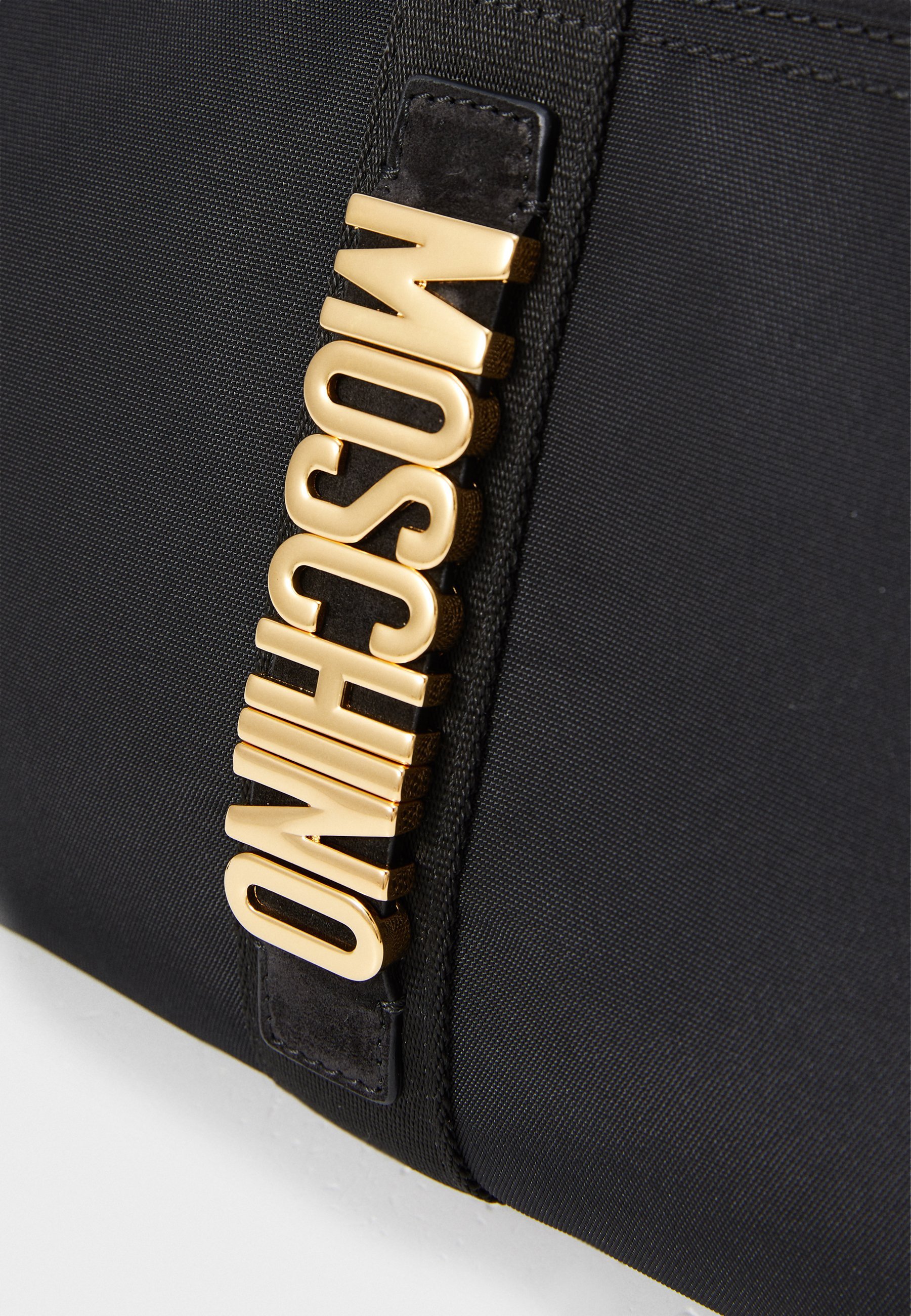 MOSCHINO Reizen