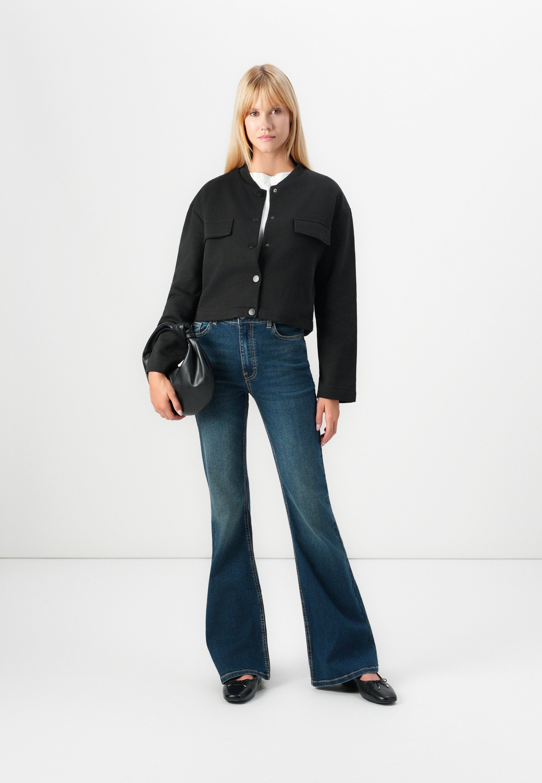 JDY JDYKATHY FLARED JEANS - Flared jeans - donkerblauwe denim