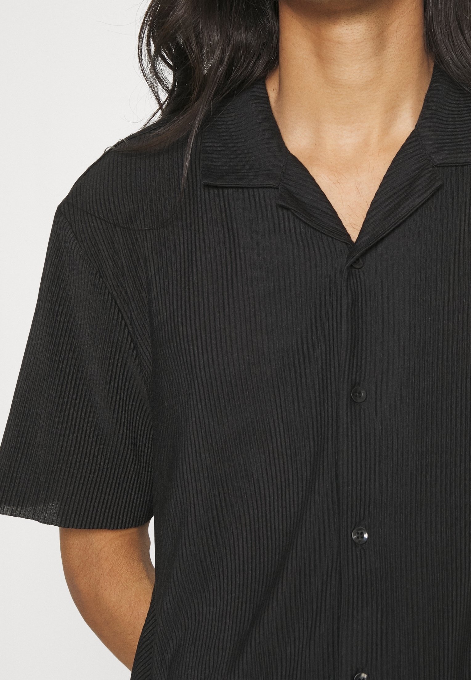 YOURTURN shirt - zwart