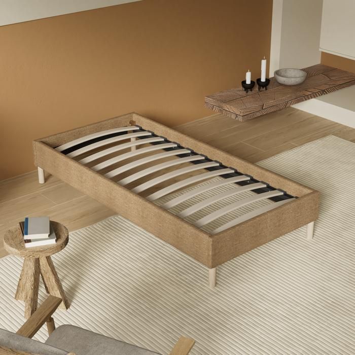 Cama com estrado de ripas 90 x 190 cm - Estofada em tecido marrom - Estável e resistente - Pés centrais reforçados