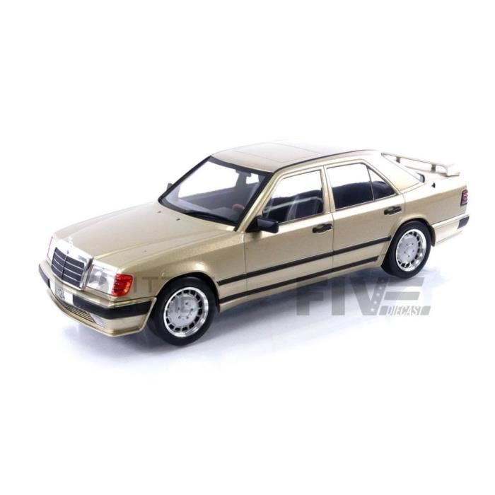 Miniatura de carro - MCG - Mercedes-Benz Classe E (W124) - 1/18 - Bege Metálico - 1986