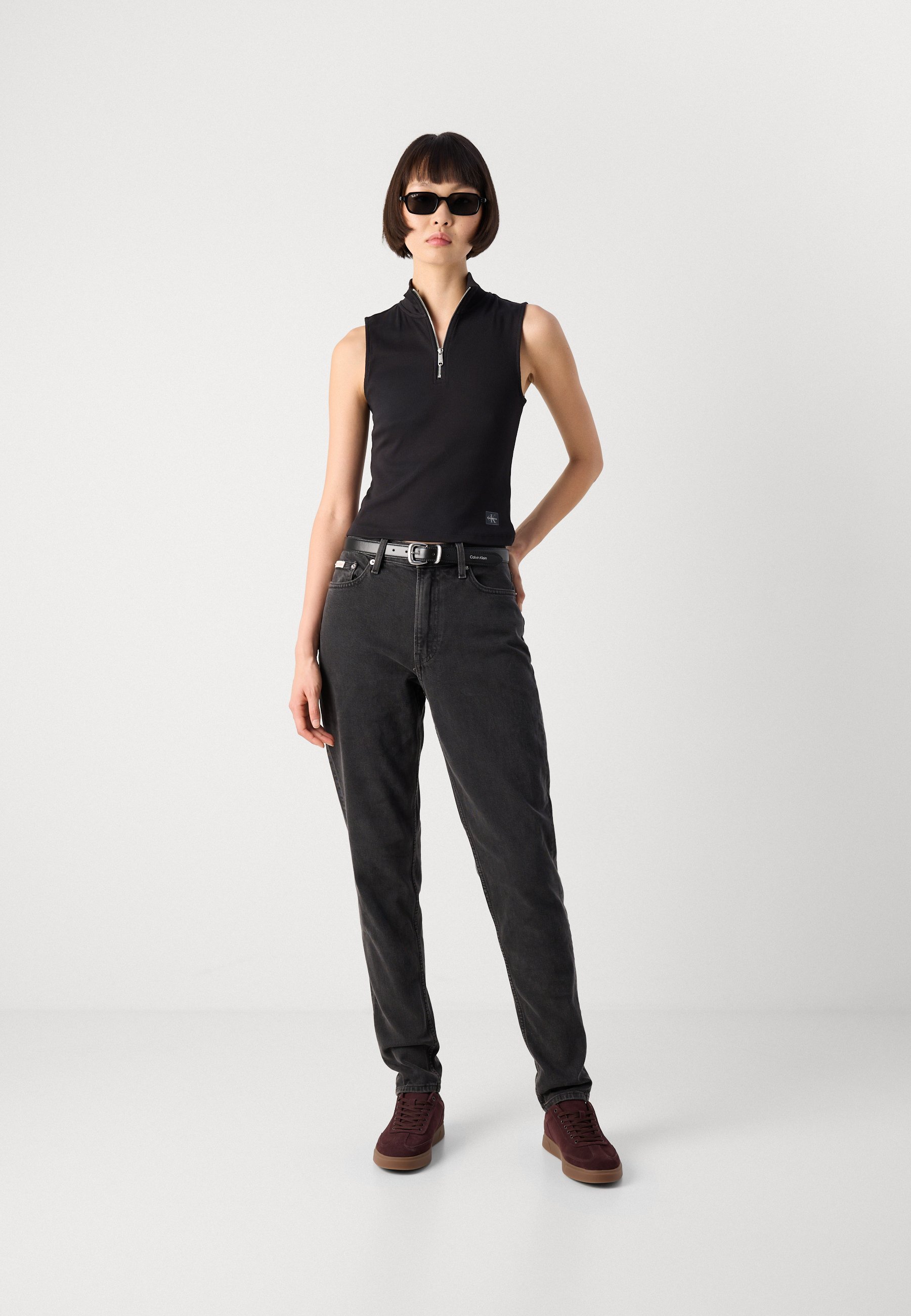 Calvin Klein Jeans MOM - Mom Jeans - essential black