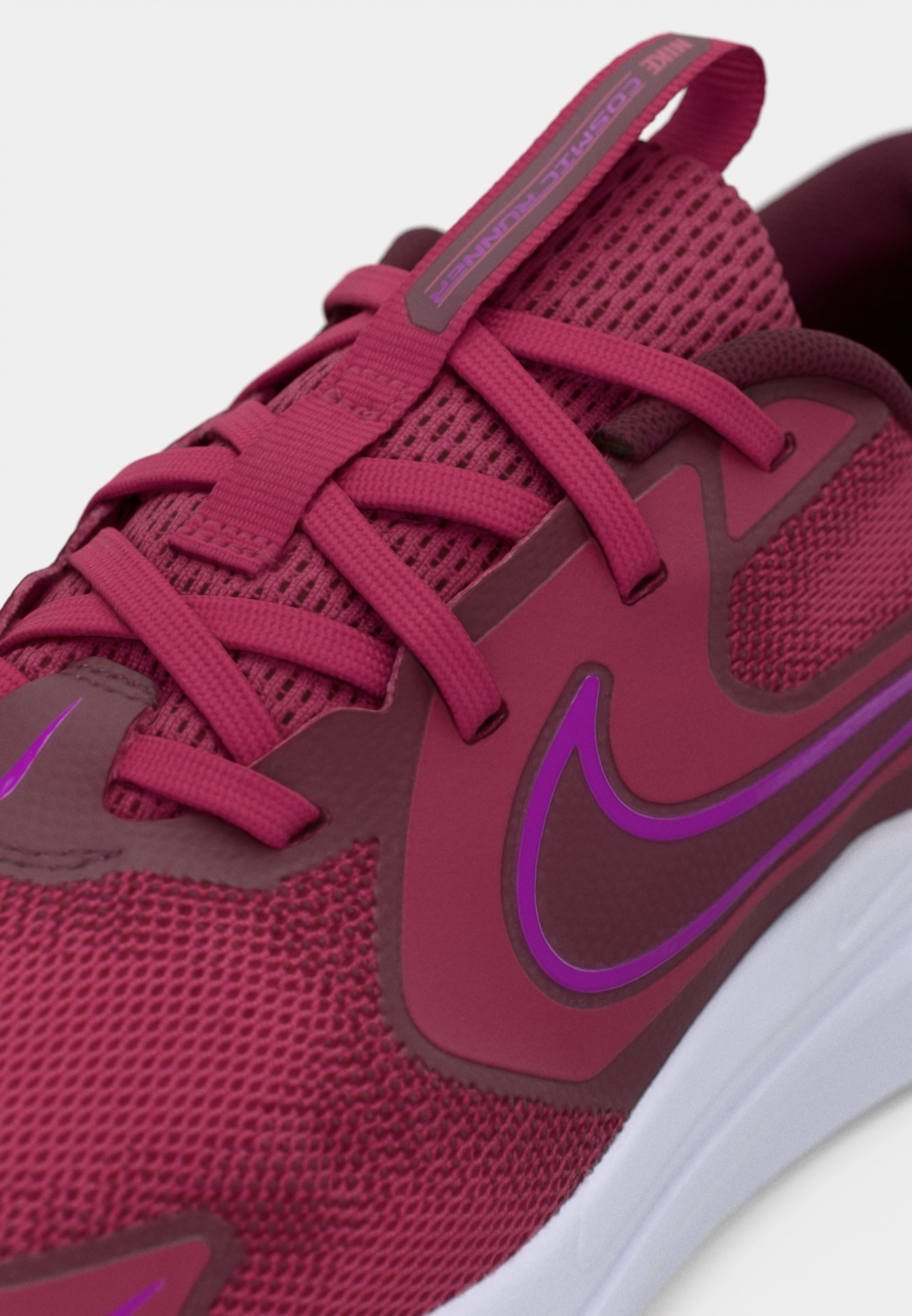 Nike Performance COSMIC UNISEX - Hardloopschoenen voor op de weg - sweet beet/vivid purple/bordeaux