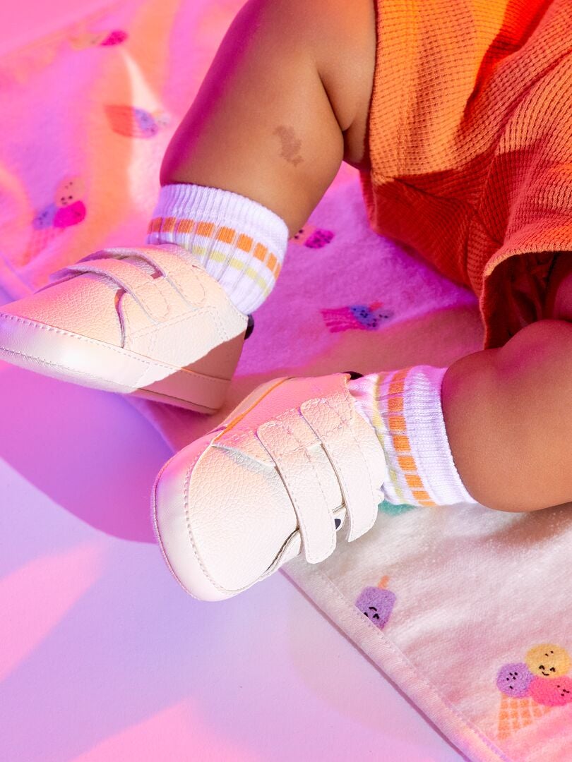 Tweekleurige sneakers met klittenbandsluiting - wit