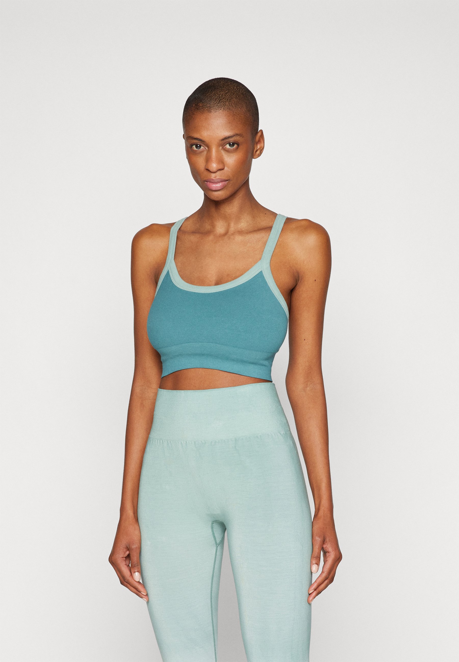 Yogasearcher ADITI - Soutien-gorge de sport à maintien léger - paon