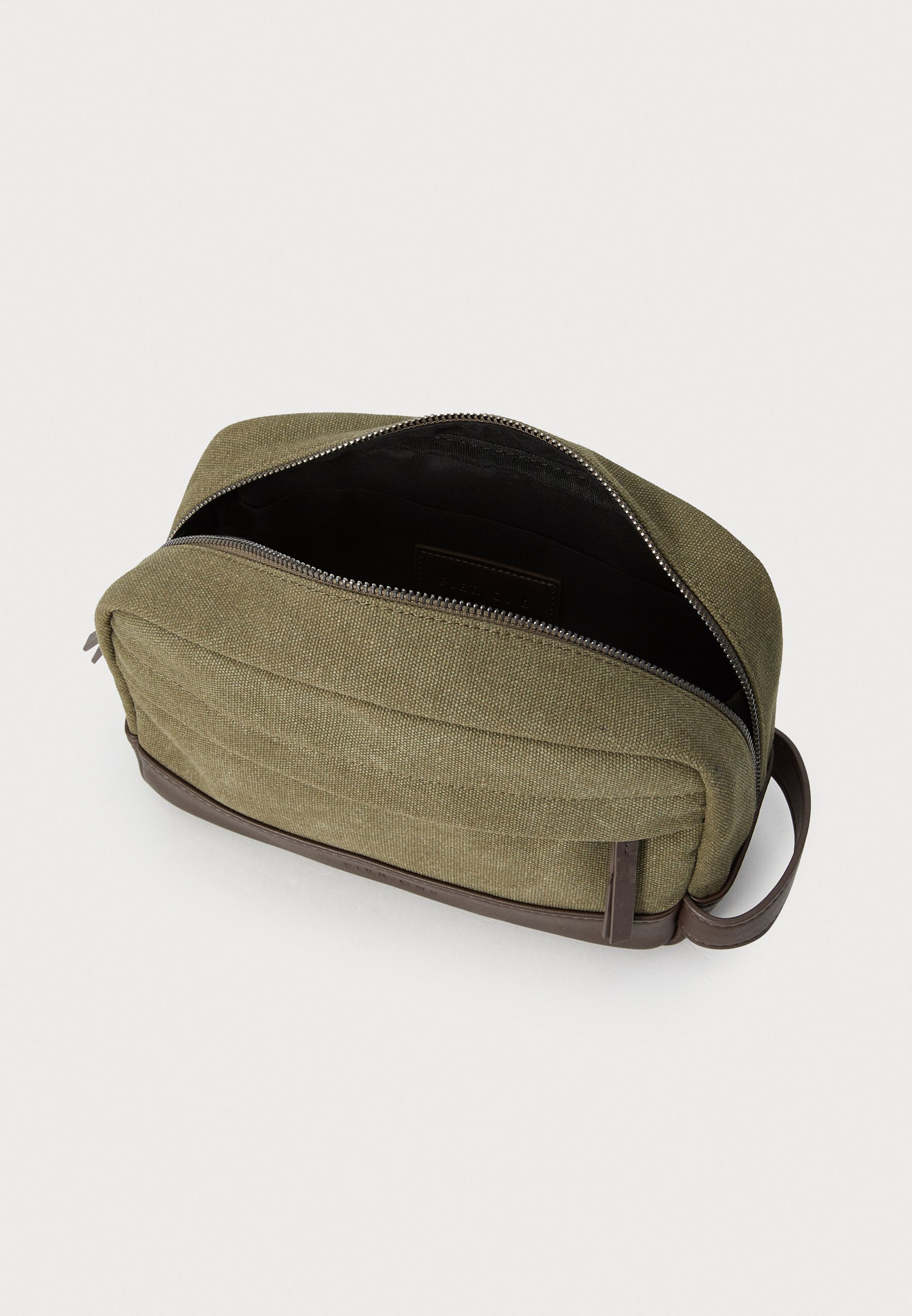 Pier One Make-up-Werkzeuge und Accessoires