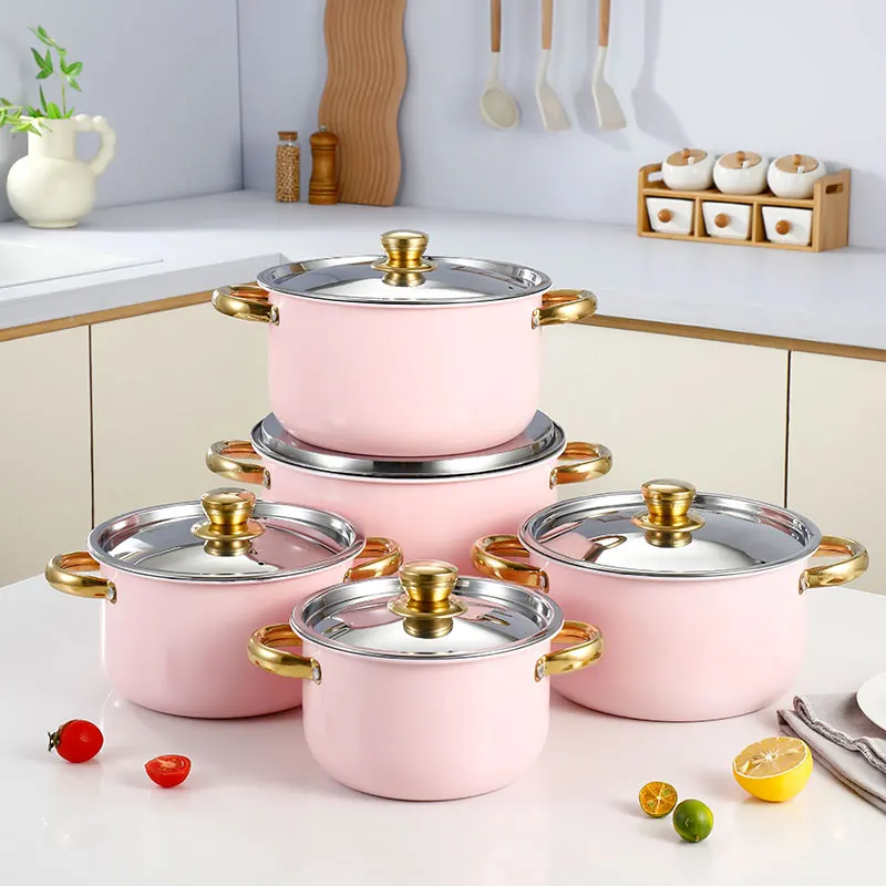 Ensemble de 4 casseroles roses en acier inoxydable, poignée dorée, compatible avec les plaques à induction et les cuisinières à gaz, idéal pour la cuisine.