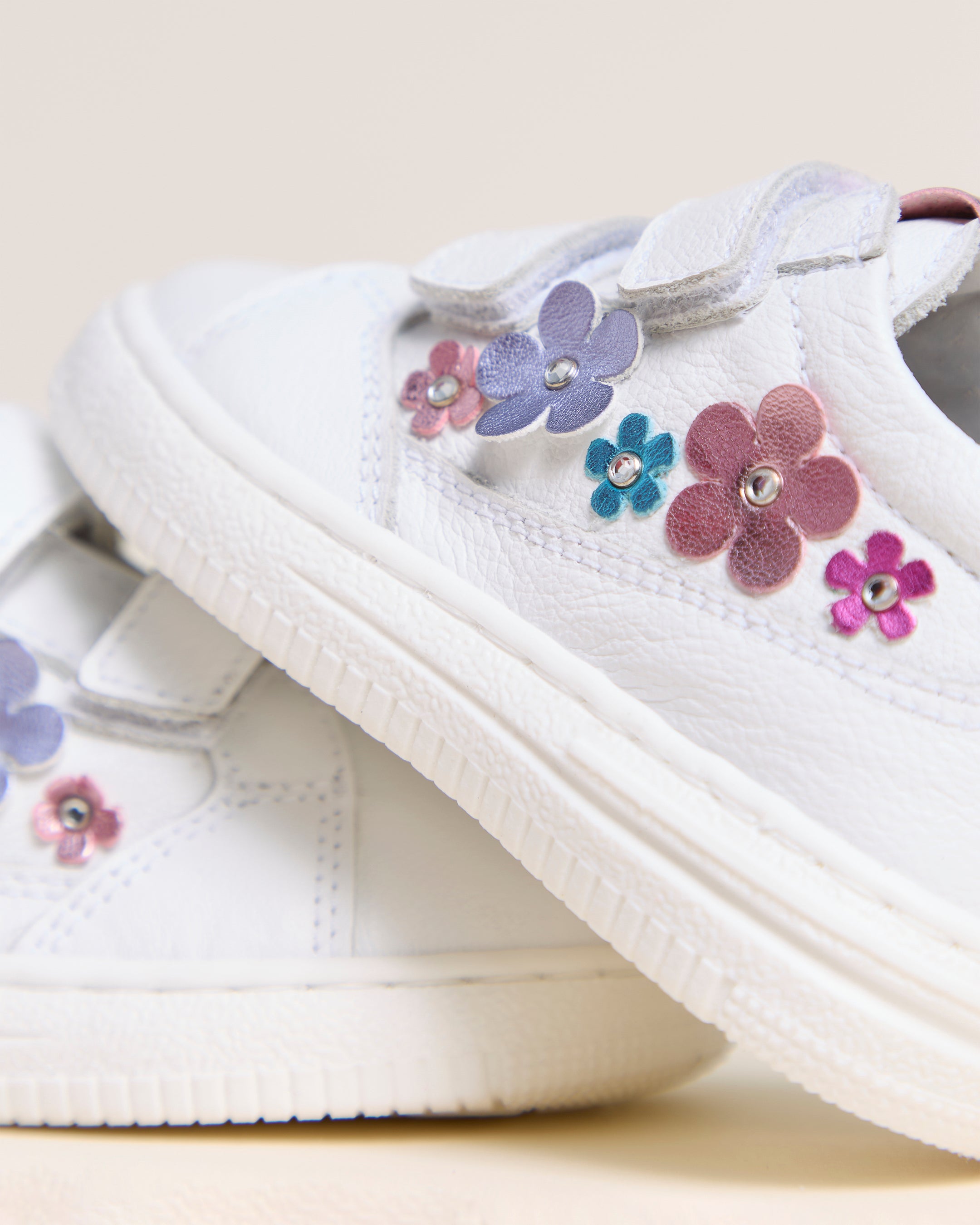  Junior-Sneaker für Mädchen aus Leder und Funktionsmaterial