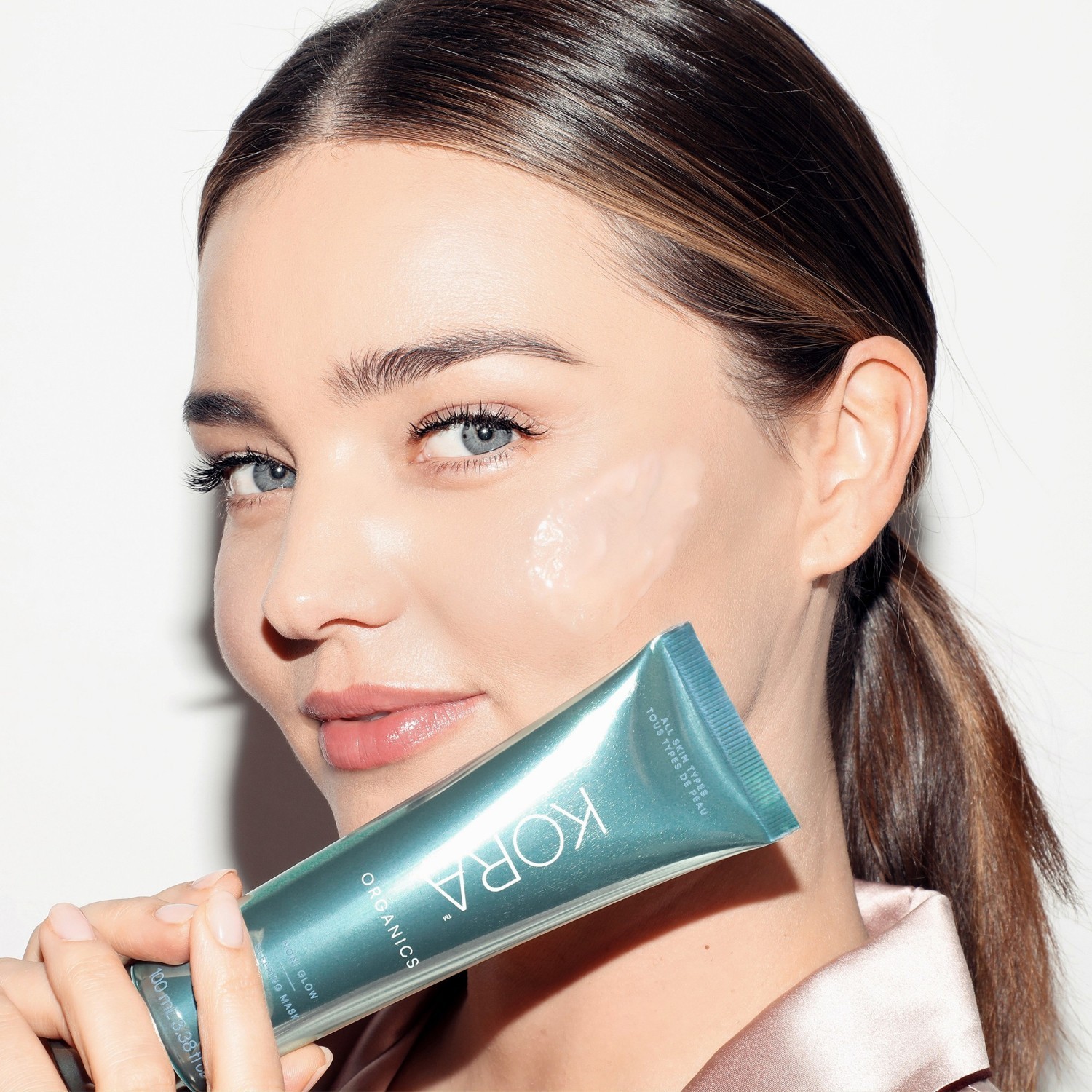 KORA Organics drėkinamoji kaukė „Noni Glow“ naktininė kaukė – 30 ml
