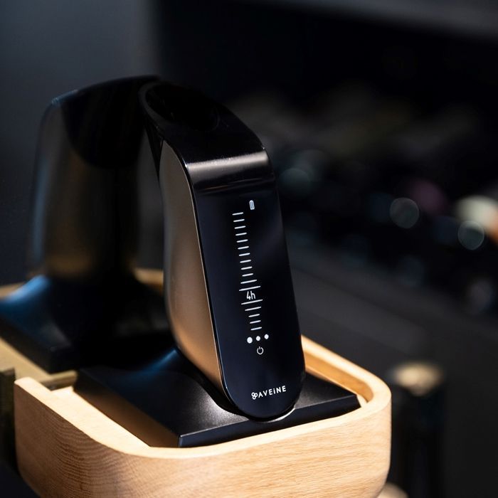 Aireador de vino - AVEINE - Instantáneo - Conectado - Bluetooth - Diseño elegante
