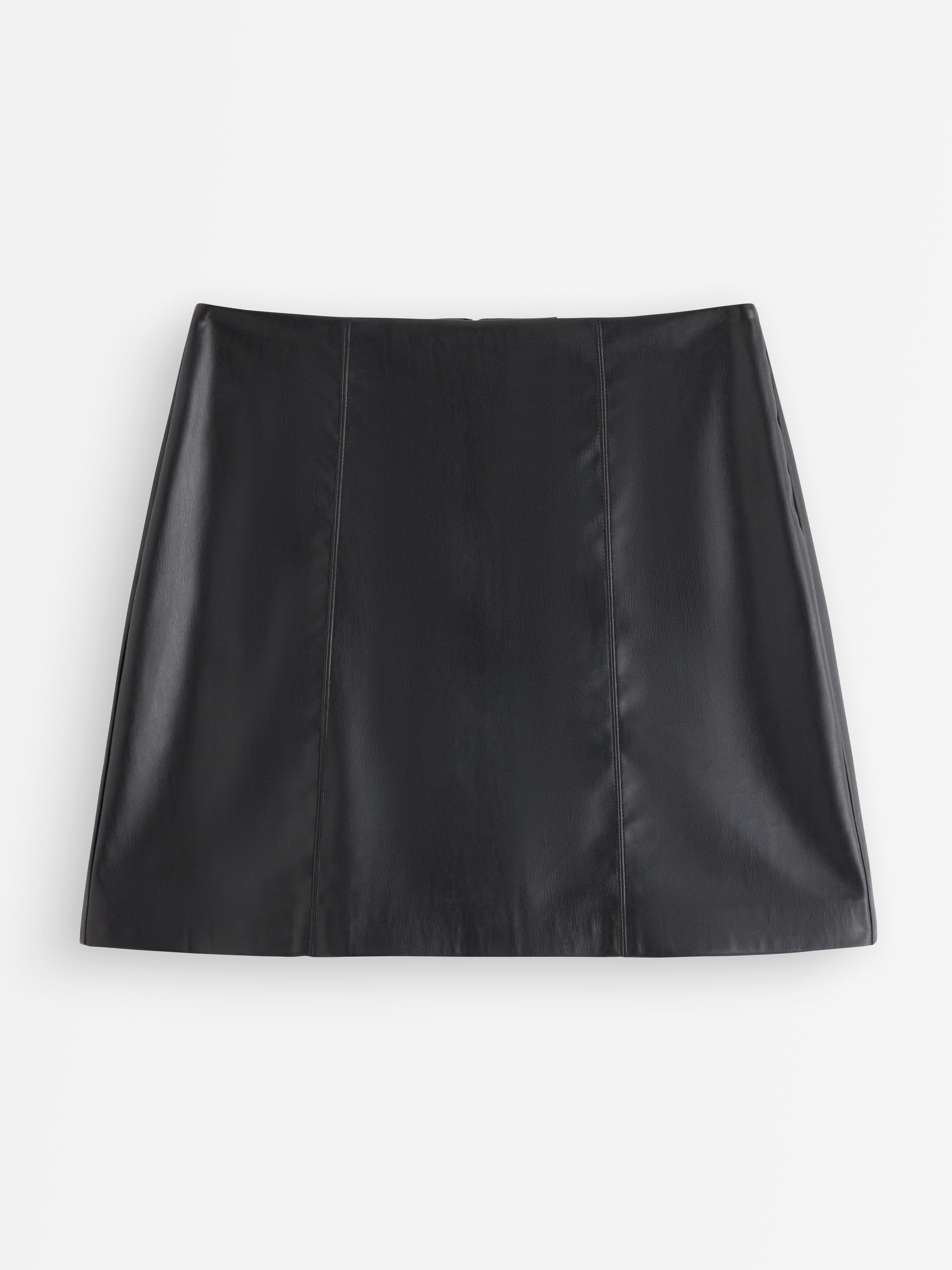 Minifalda de piel sintética negra