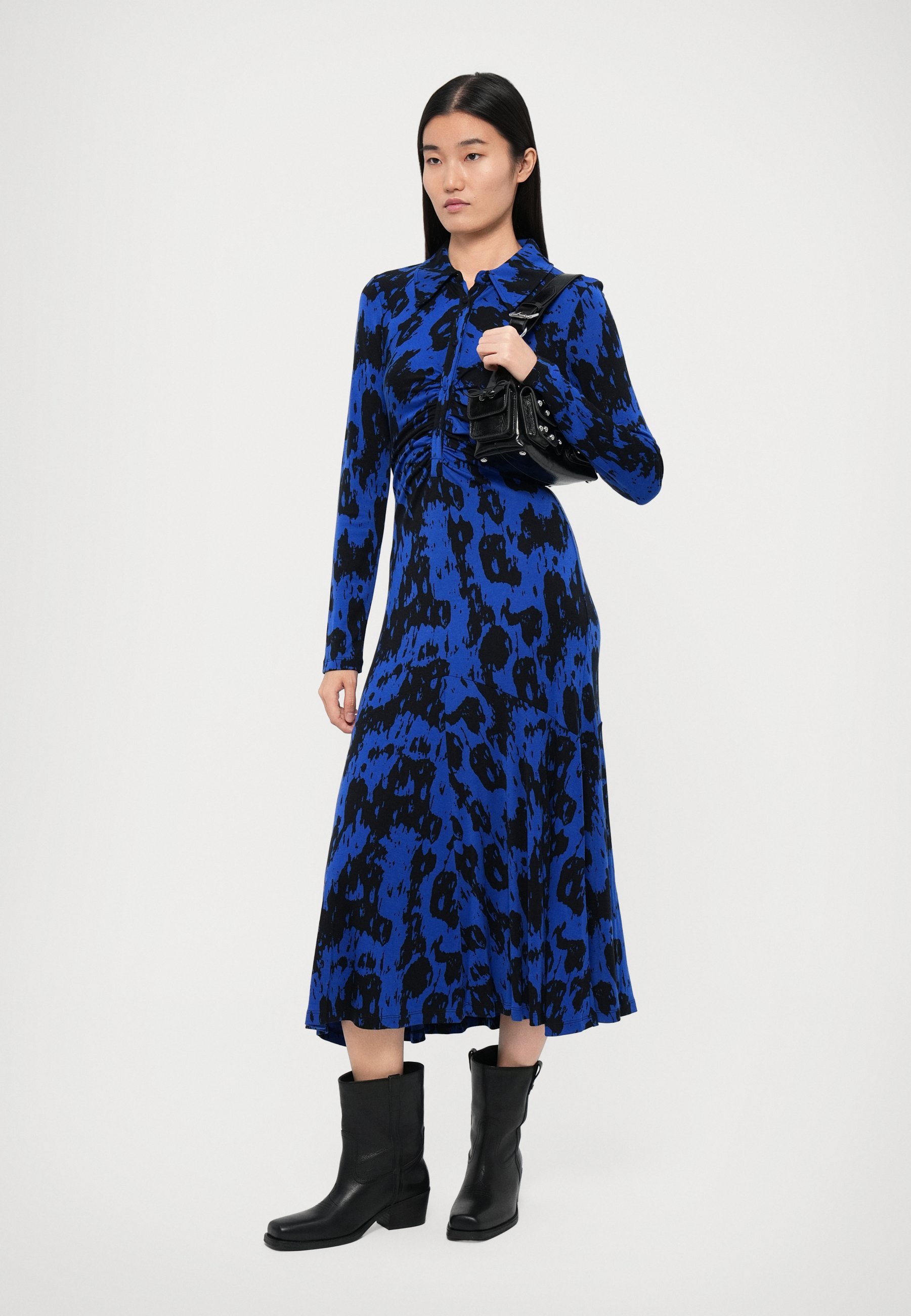 DRESS - Žerzejové šaty - black/blue
