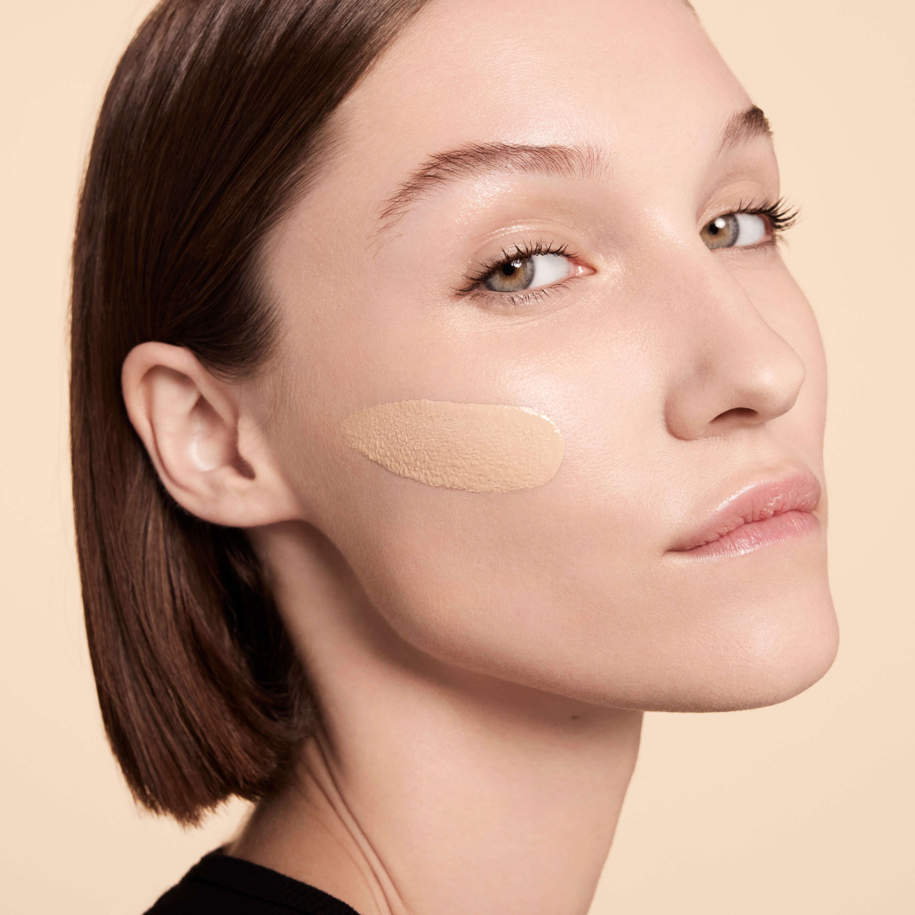 Подлога за шминку All Hours Luminous Matte Луксузне подлоге за шминку