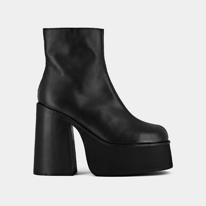 Boots à plateformes et bouts carrés  en cuir noir