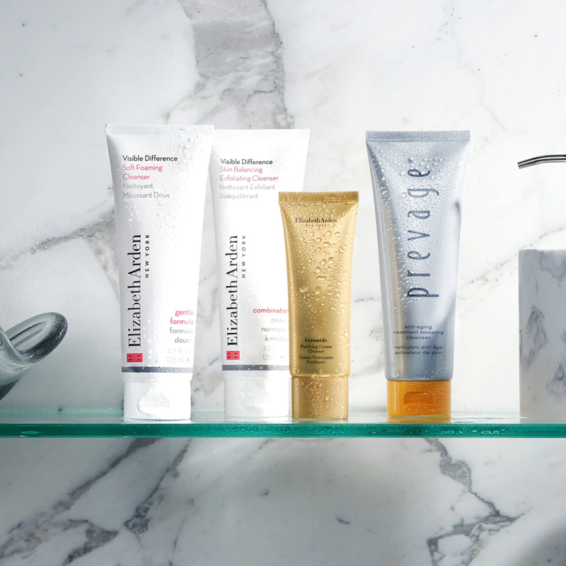 Espuma de limpeza esfoliante Elizabeth Arden Visible Difference para pele normal a mista