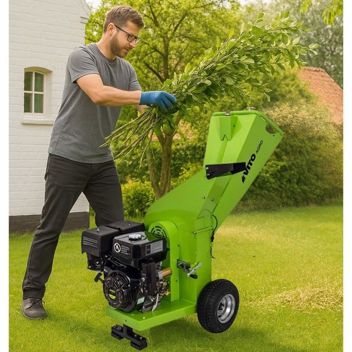 Broyeur de végétaux Thermique 7CV - 2 Lames de coupe - Branches Ø 70mm -Moteur 208Cm3 Poignées VITO