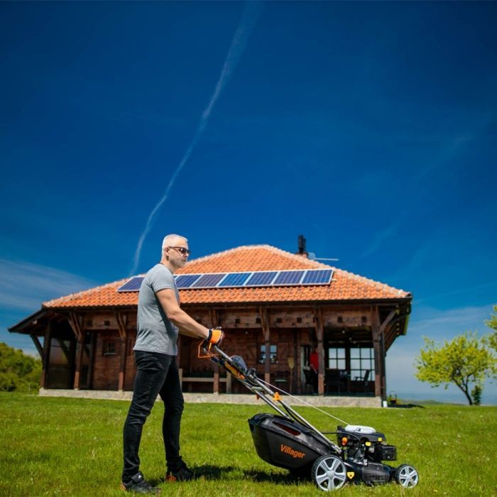 Rasaerba Villager Falcon 5111T-ES da 173 cc, 4 in 1, con funzione mulching, avviamento elettrico e lama da 50 cm.