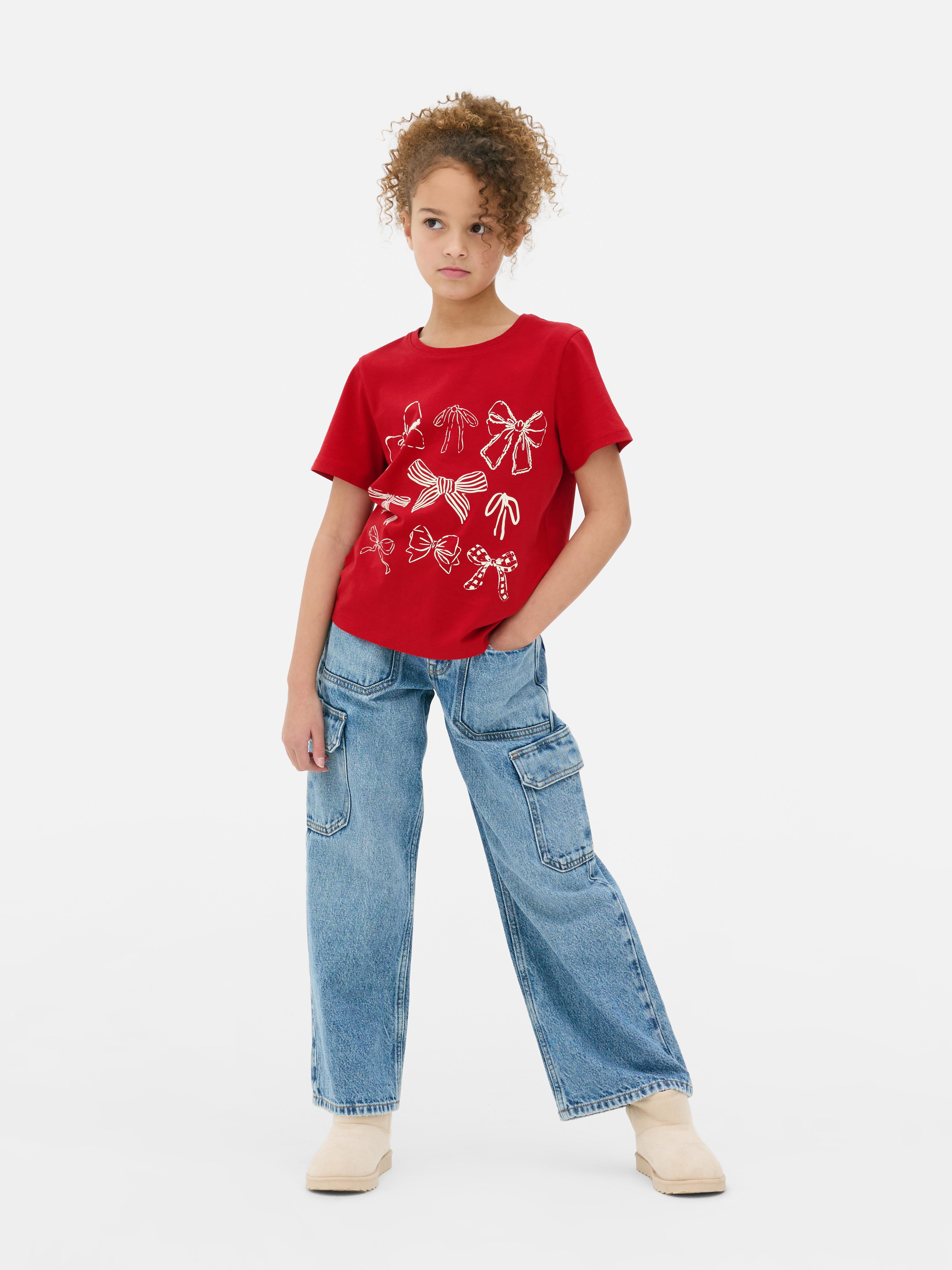 Kurzärmeliges T-Shirt mit Aufdruck Ein T-Shirt mit kurzen Ärmeln, Rundhalsausschnitt und Aufdruck