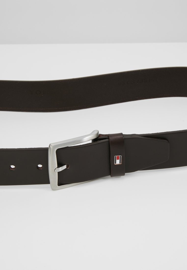 Tommy Hilfiger NEW DENTON – Gürtelgeschäft – braun