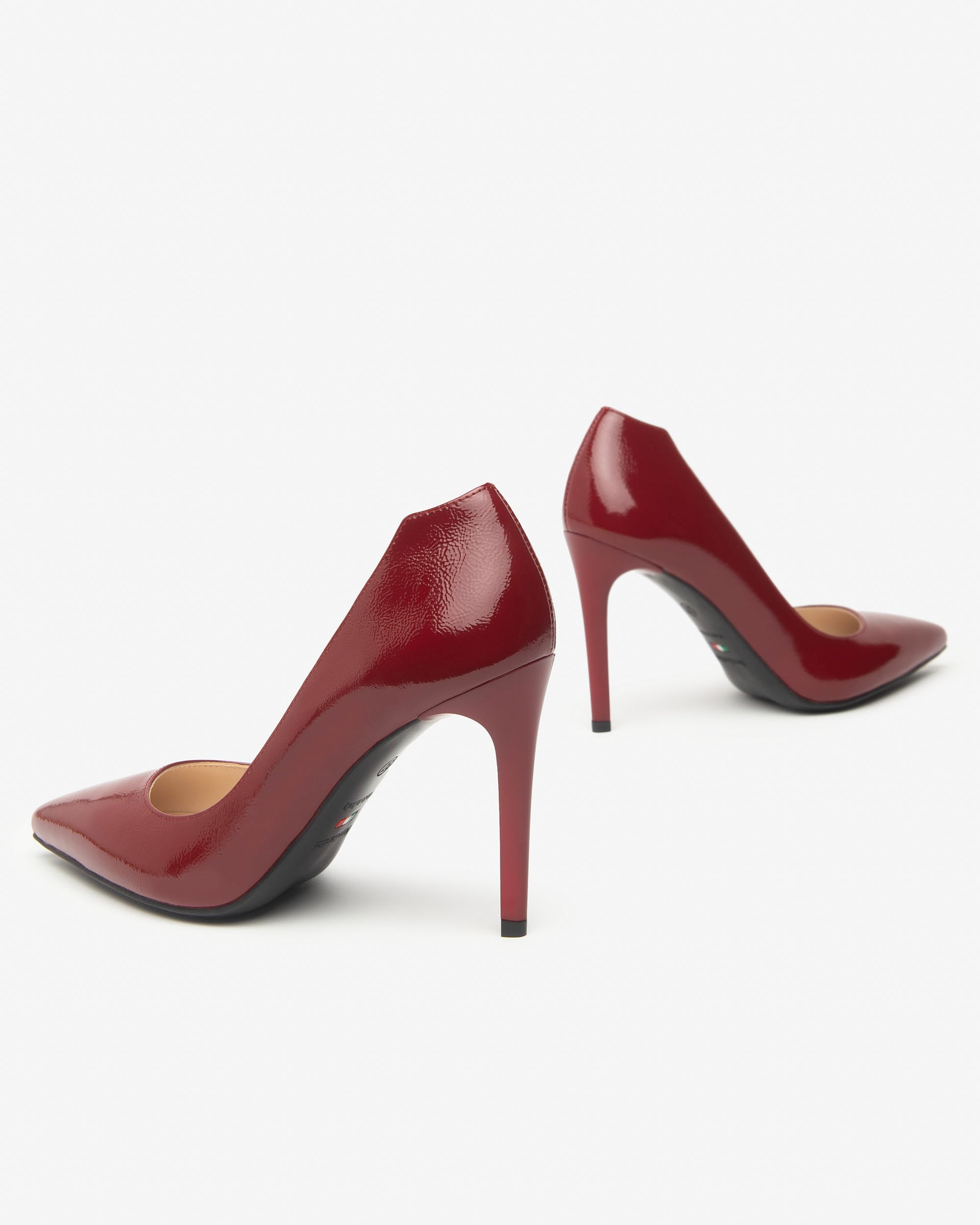  Damen-Pumps aus Lackleder