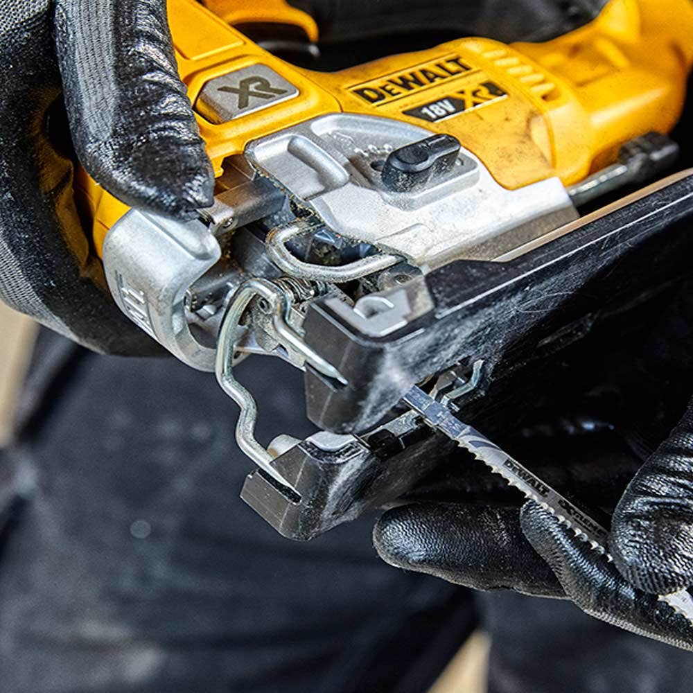 DEWALT 18V Akku-Stichsäge mit bürstenlosem Motor und Topgriff DCS334N-XJ