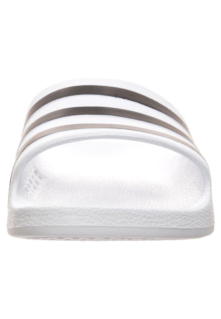 adidas Sportswear ADILETTE AQUA - Muiltjes - wolkwit kernzwart wolkwit