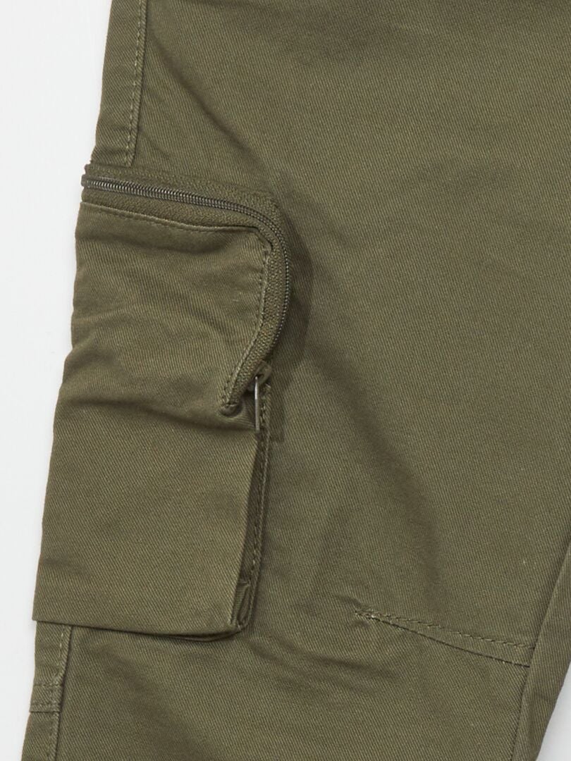 Pantalones con bolsillos laterales - CAQUI