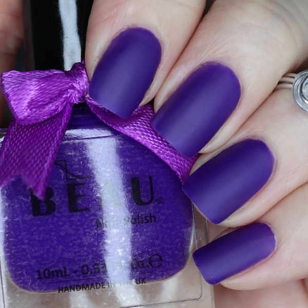 BEAU Polish Iris-isti-sininen Planet Kynsilakka 10ml