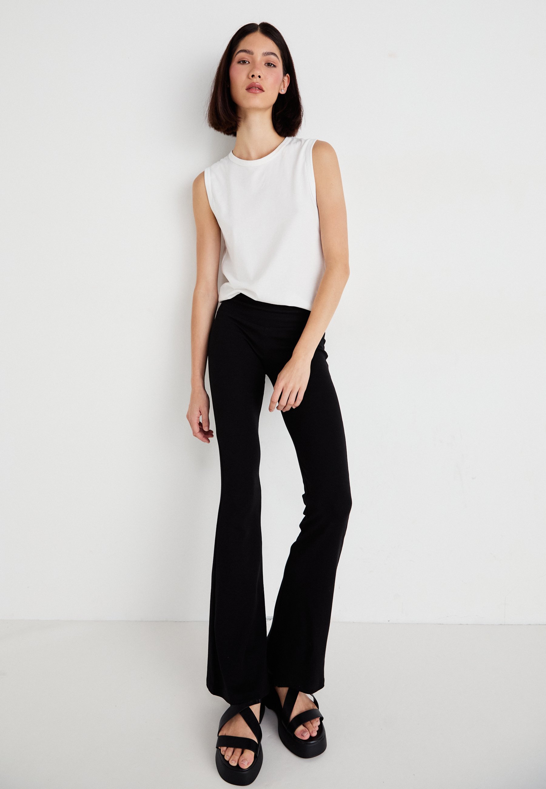 Pantaloni morbidi Gina Tricot - Pantaloni - neri