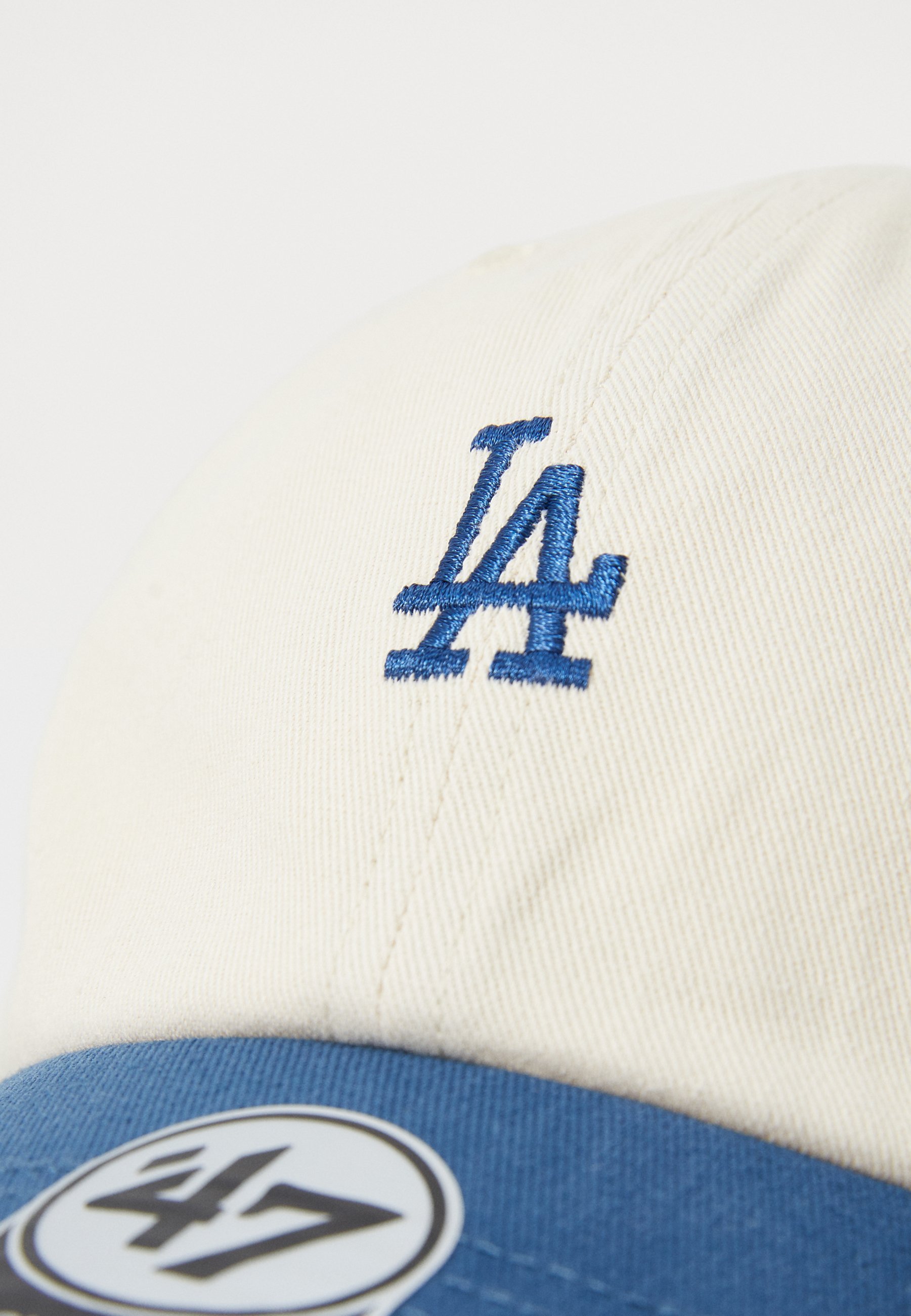 '47 Caps