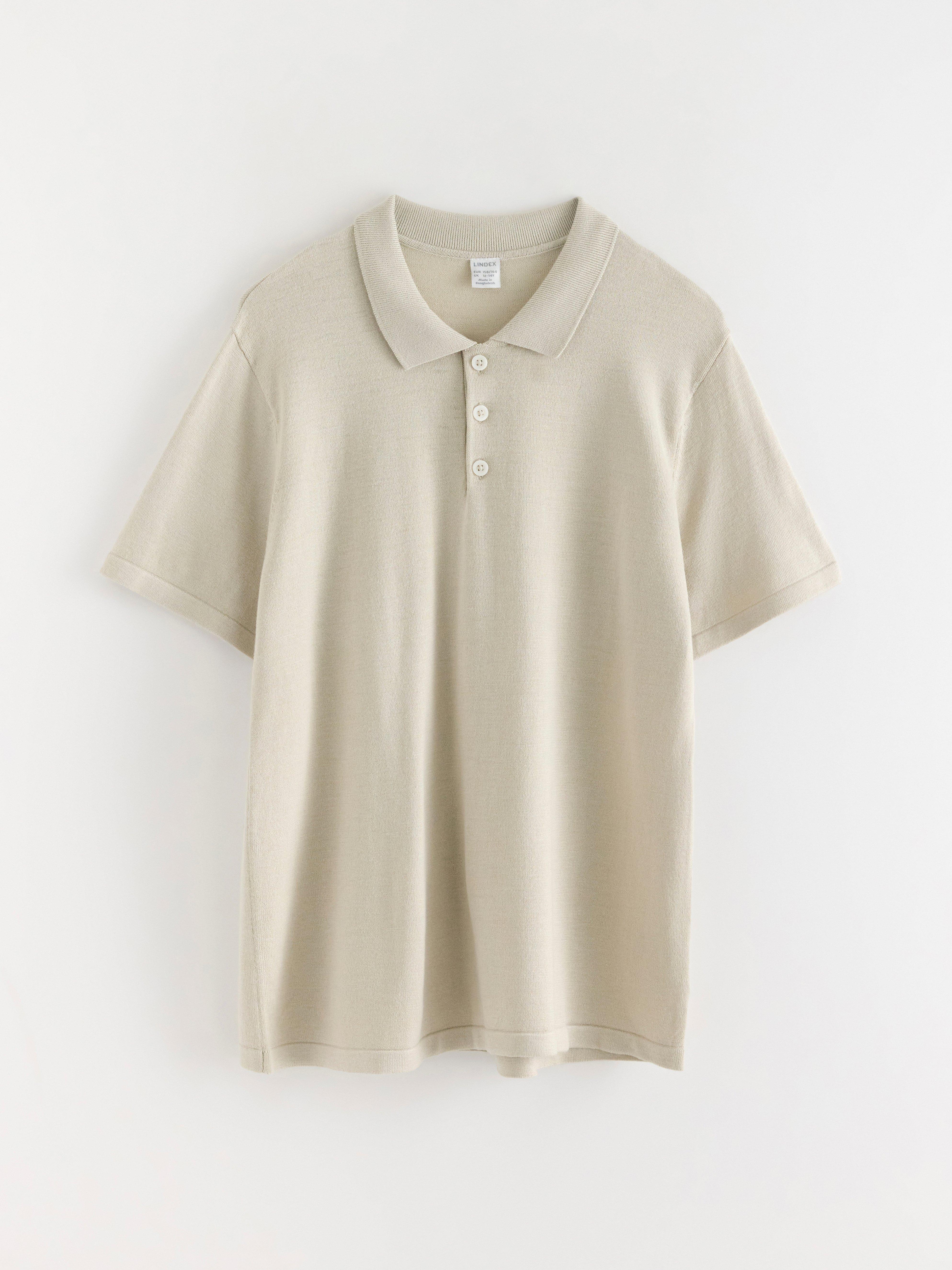 Camisa polo de malha fina, cor branco escuro acinzentado