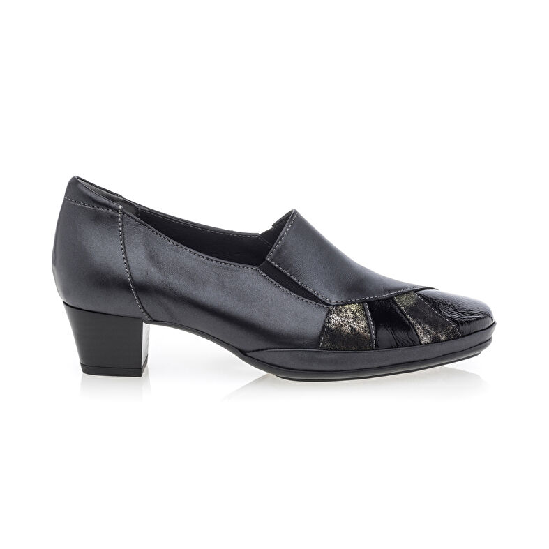 Zapatos cómodos para mujer, color gris.