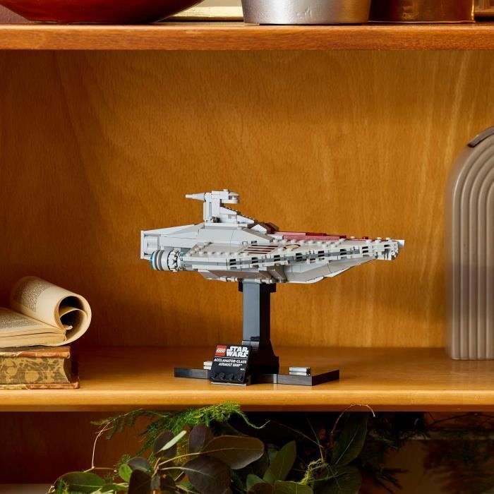 LEGO Star Wars 75404 Trasporto d'assalto di classe Acclamator - Kit modello per adulti