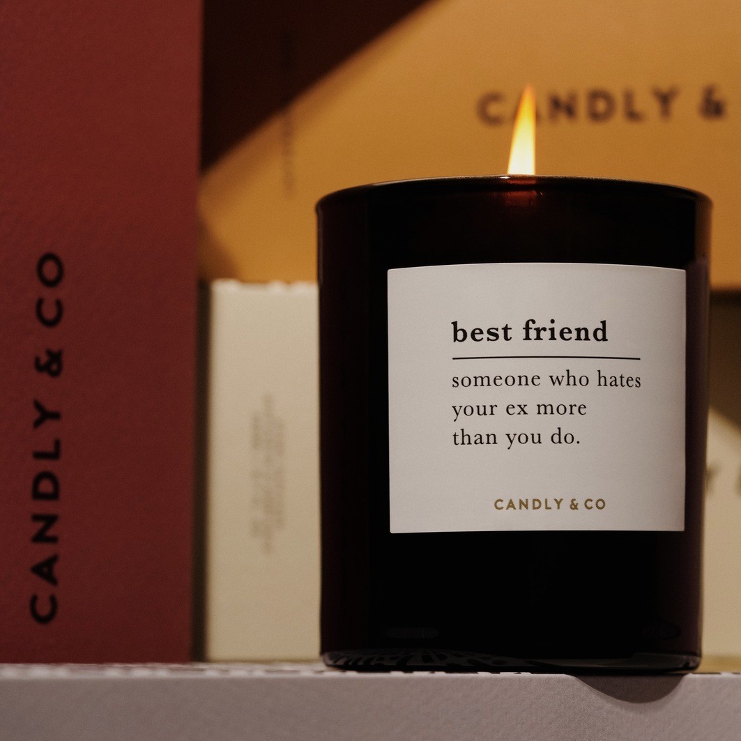 Candly&Co Bougie No.4 BEST FRIEND Someone who hates your ex more than you do.