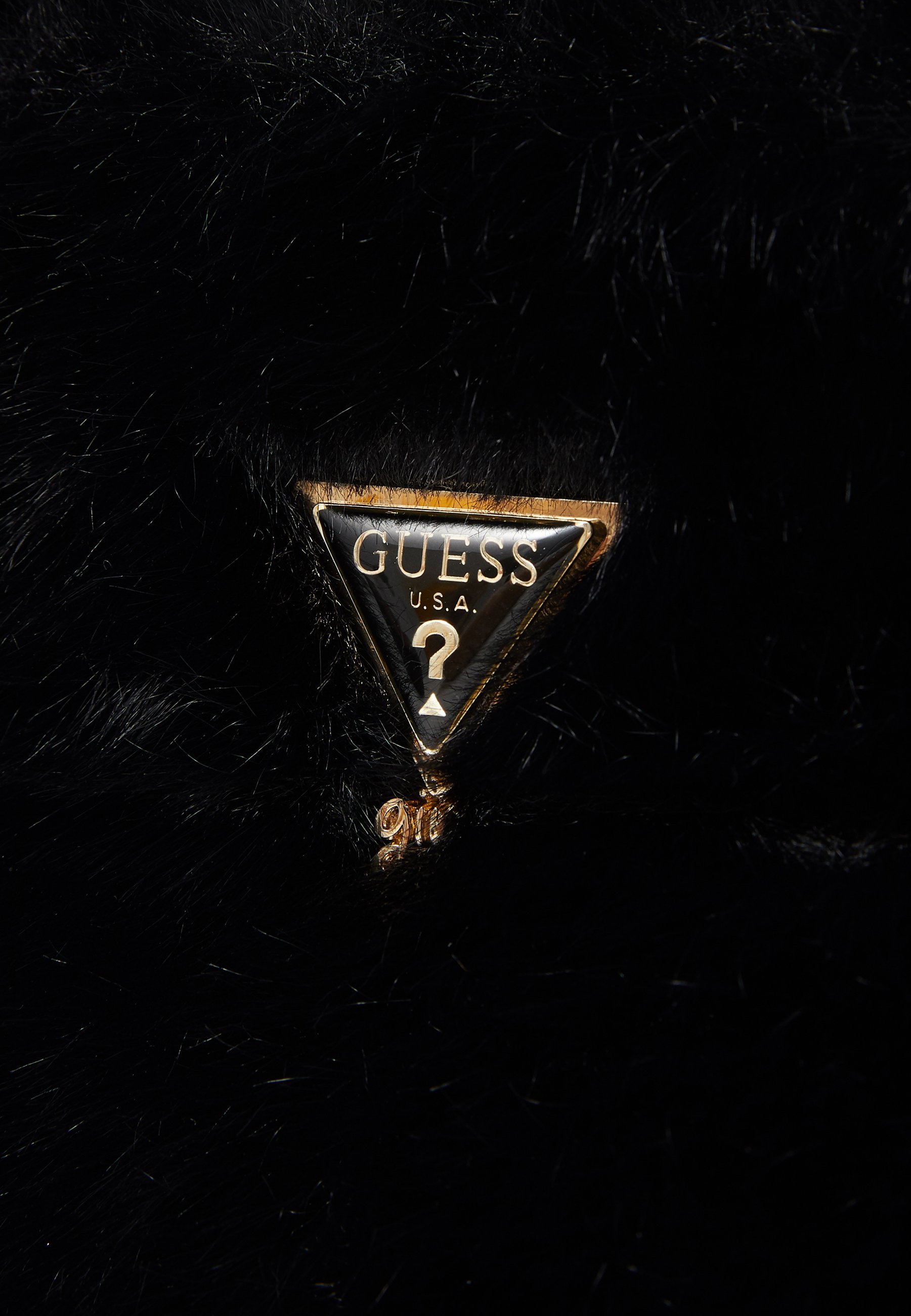 Käsilaukku - blackGuess